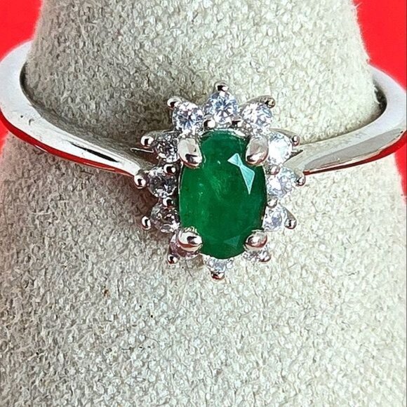 925 Sterling Silver Ring with Natural Oval Emerald 3.5x6mm & CZ - Picture 7 of 12